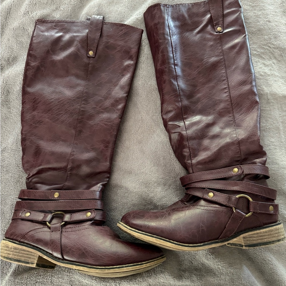 Women's Burgundy Boots
